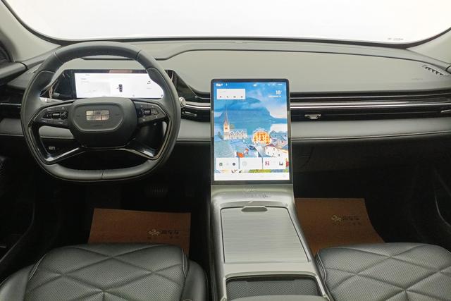 Geely Galaxy L6 2024 1.5 T DHT 125km PLUS — фото 13