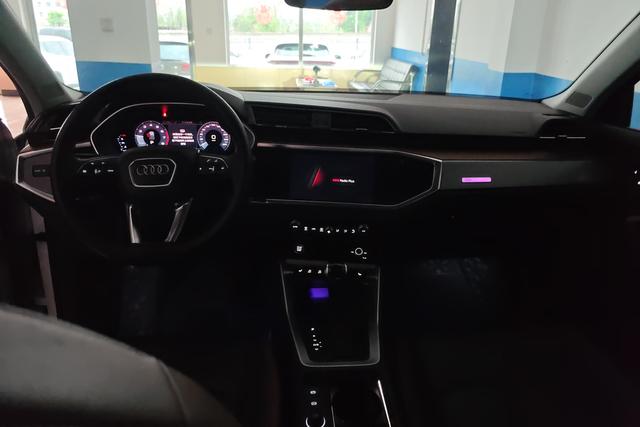 Audi Q3 2019 40 TFSI — фото 12