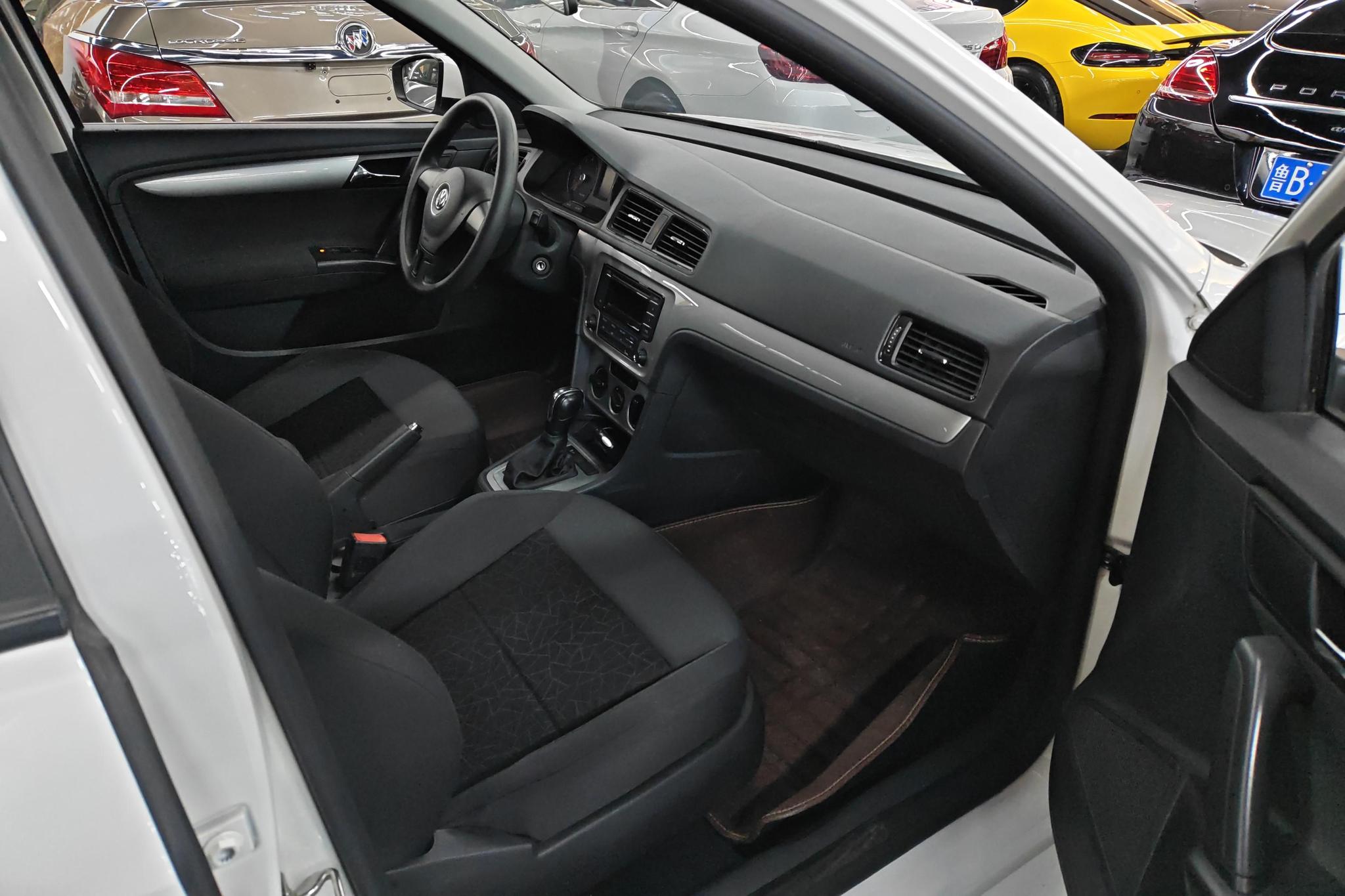 Volkswagen Lavida 2013 1.6L AT