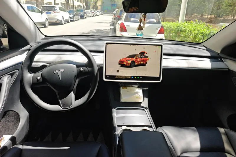 Tesla Model Y — фото 7