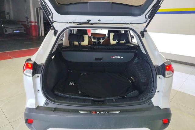 Toyota Corolla Cross 2023 2.0 L CVT — фото 17