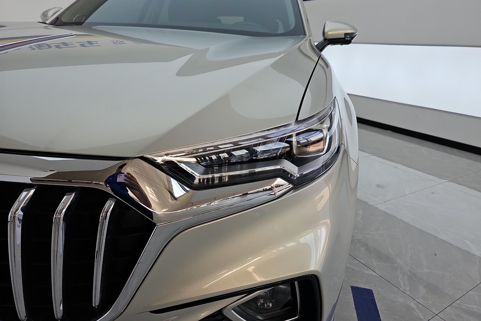 Hongqi HS5 2019 2.0T