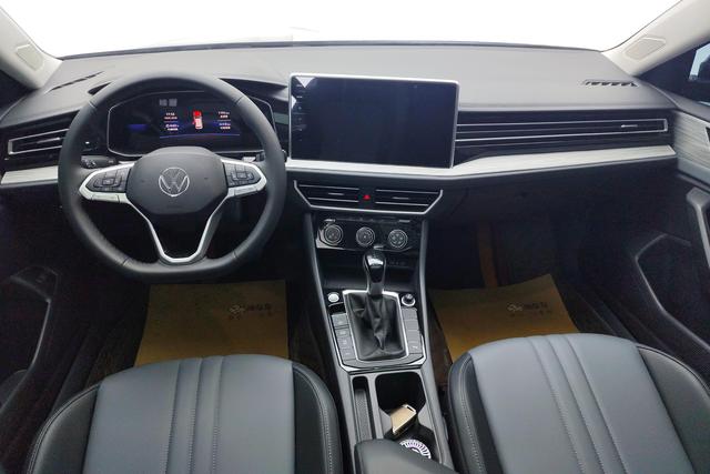 Volkswagen Sagitar 2026 3000 300 TSI DSG — фото 12