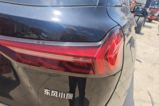 Dongfeng Fengguang 580 2022 1.5 T MTLuxury — фото 4