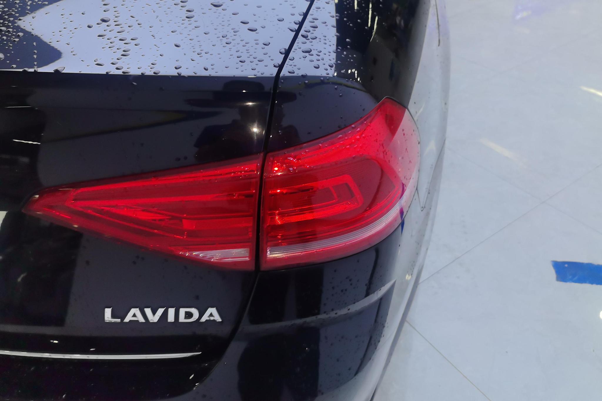 Volkswagen Lavida 2015 1.6L AT Comfort