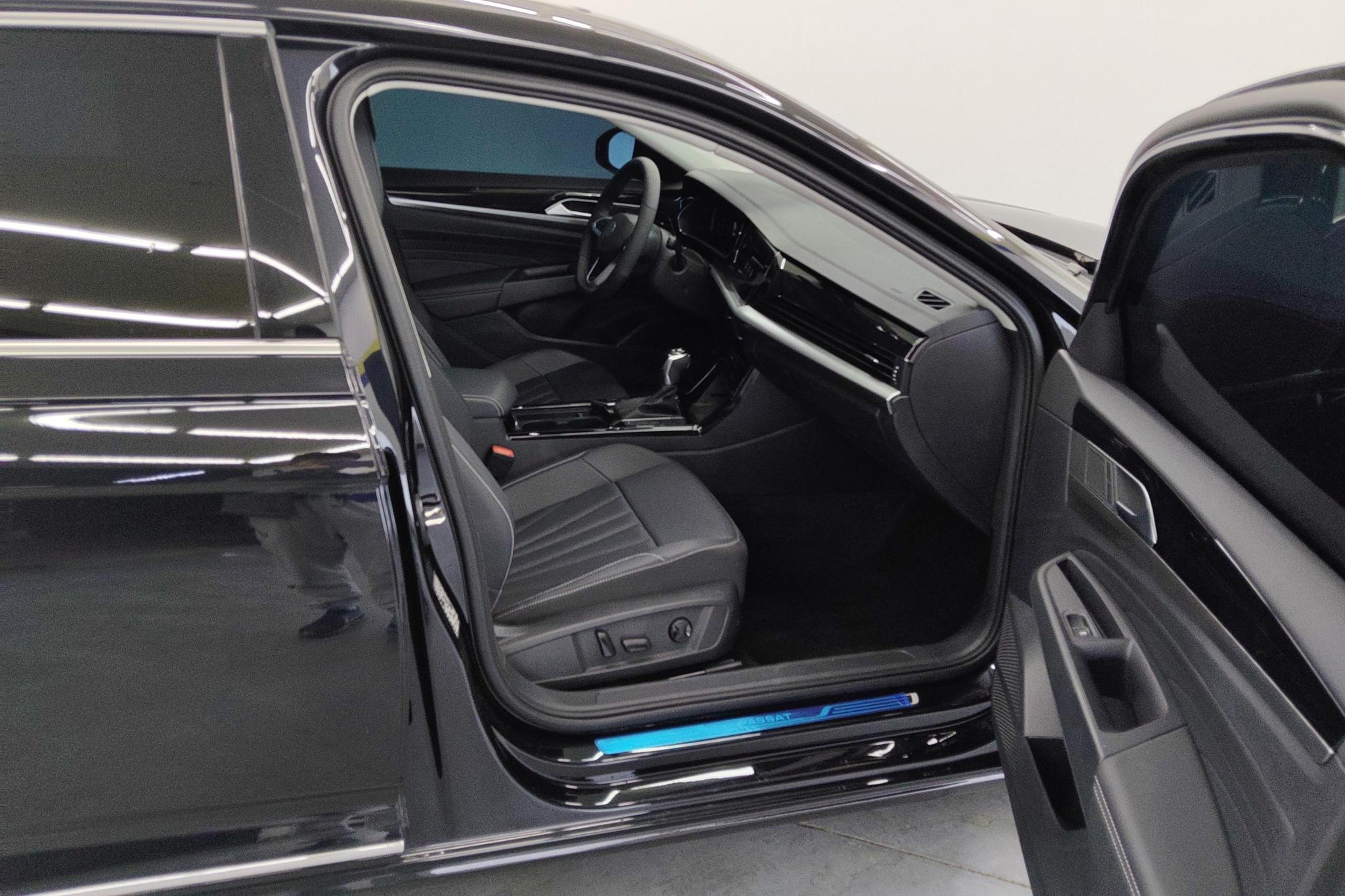 Volkswagen Passat 2025 380TSI