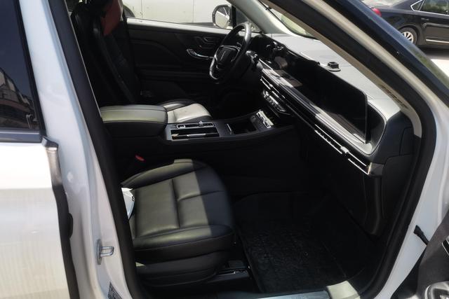 Lincoln Corsair 2024 1.5 T 2 WD Hybrid — фото 9
