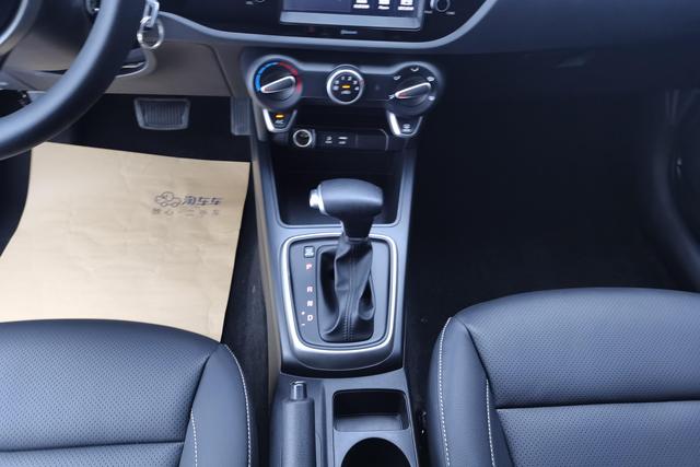 Kia K2 2017 1.4 L AT 15 GLS — фото 15
