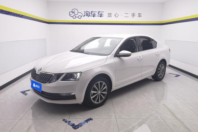 Skoda Octavia 2022 1.5 L AT