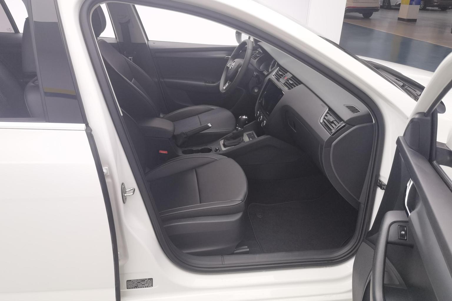 Skoda Octavia 2022 1.5L AT