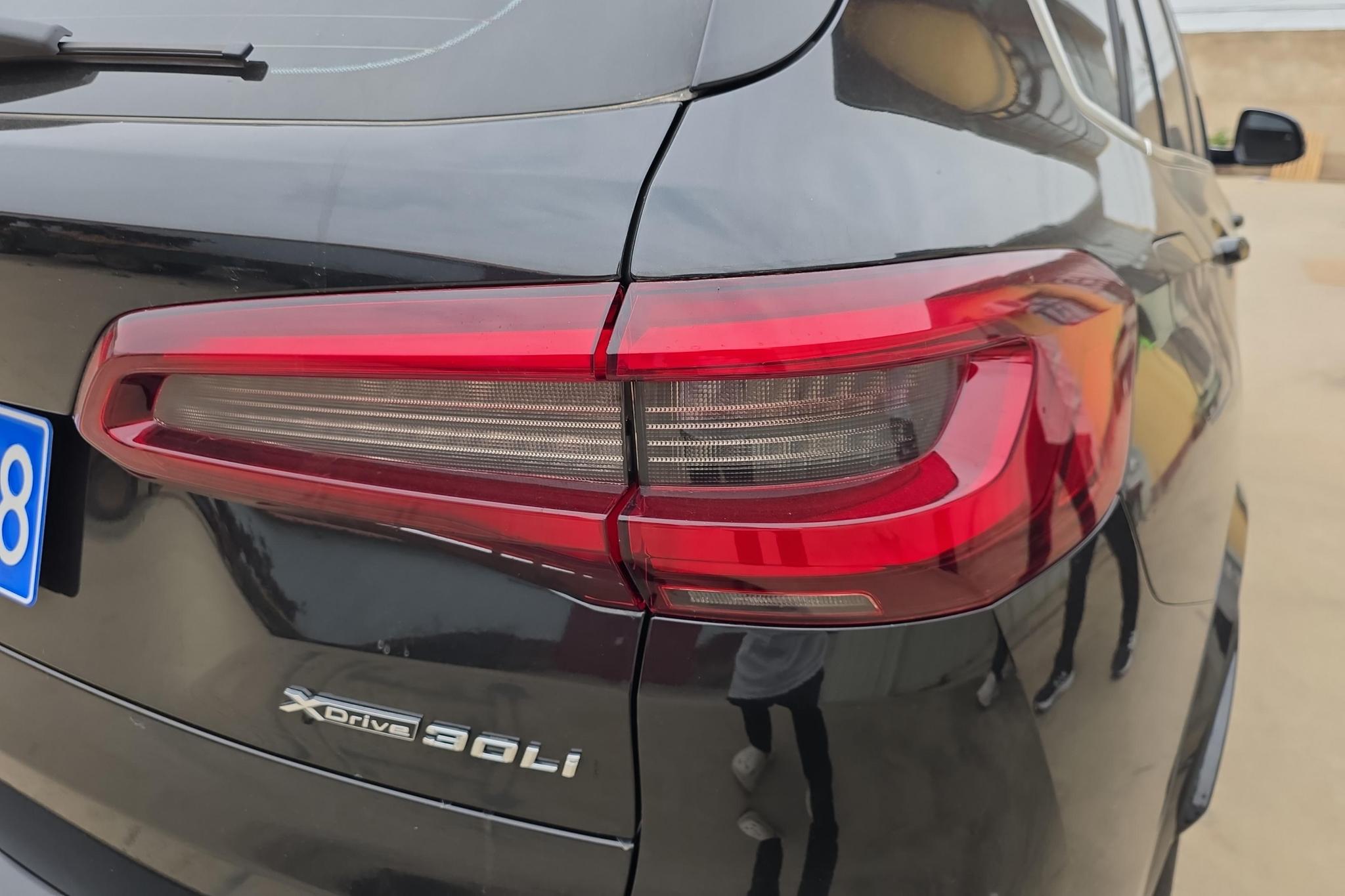 BMW X5 2022 xDrive 30Li M Sport