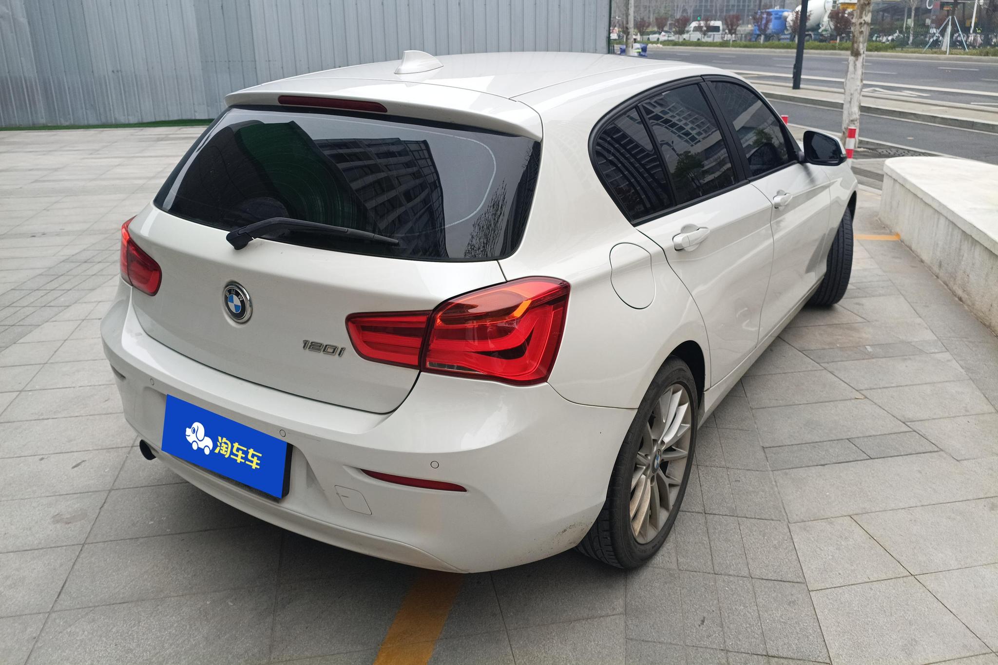 BMW 1 Series 1 2015 120i Lead