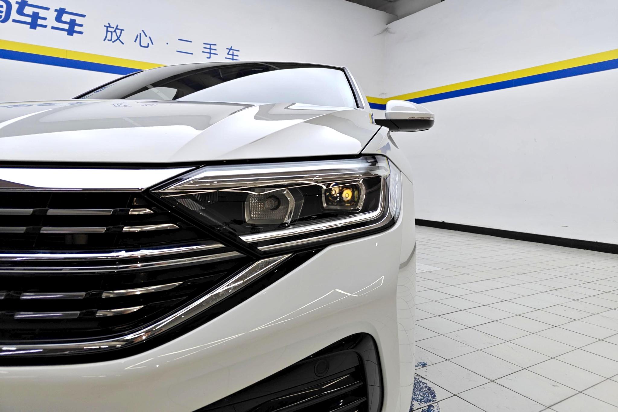 Volkswagen Sagitar 2023 300TSI DSG