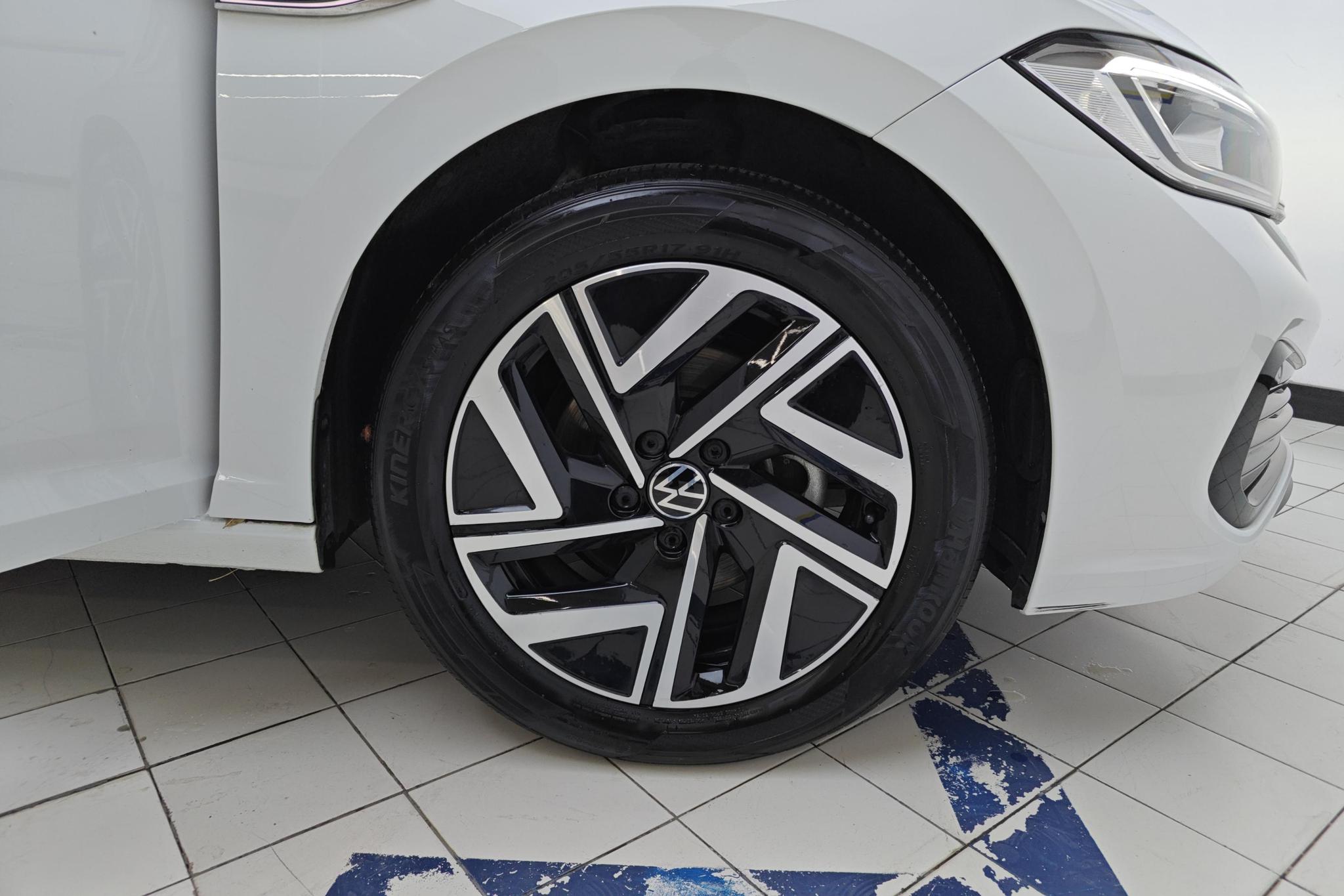 Volkswagen Sagitar 2023 300TSI DSG