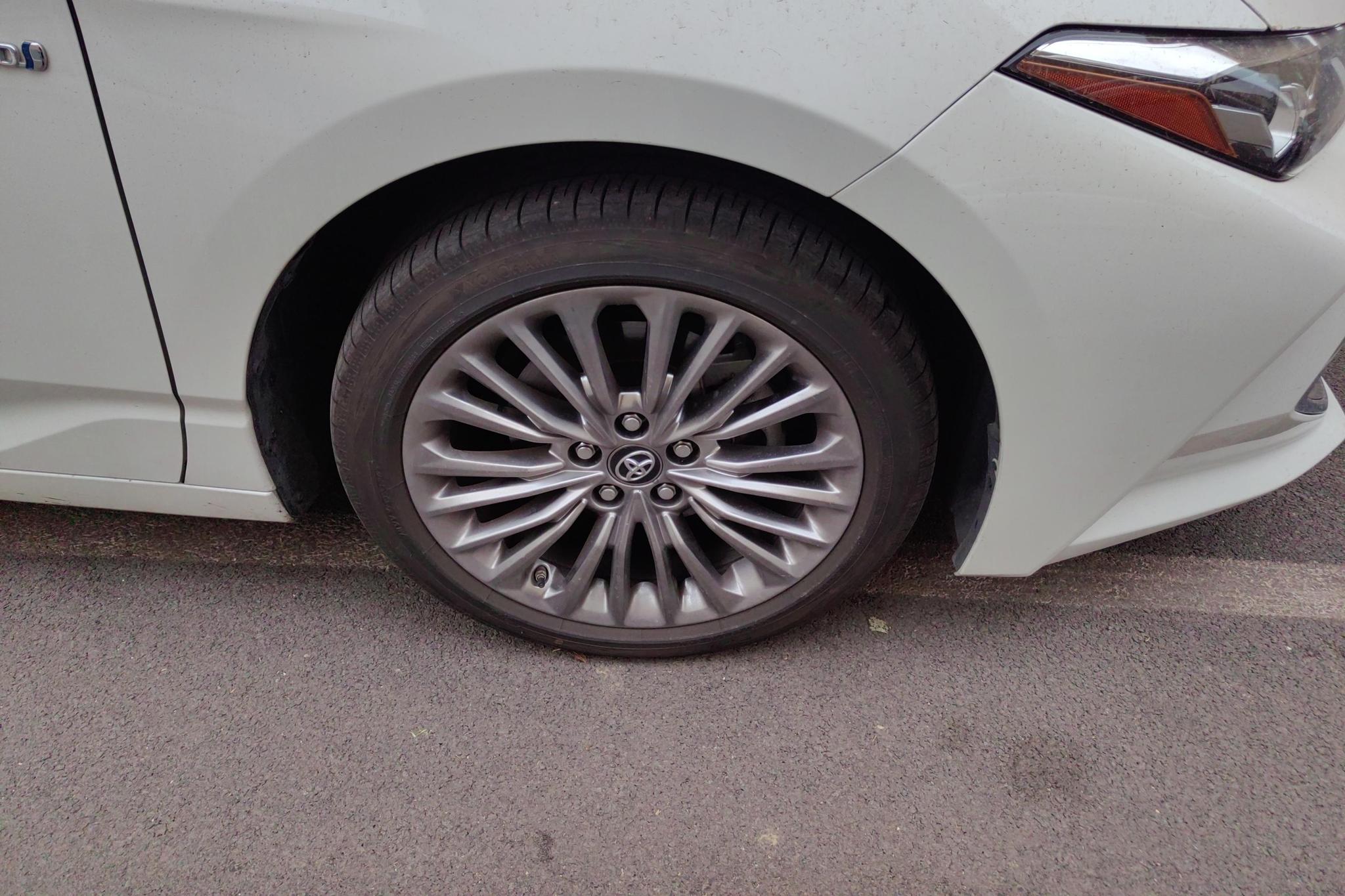Toyota Avalon 2019 2.5L XLE Luxury VI