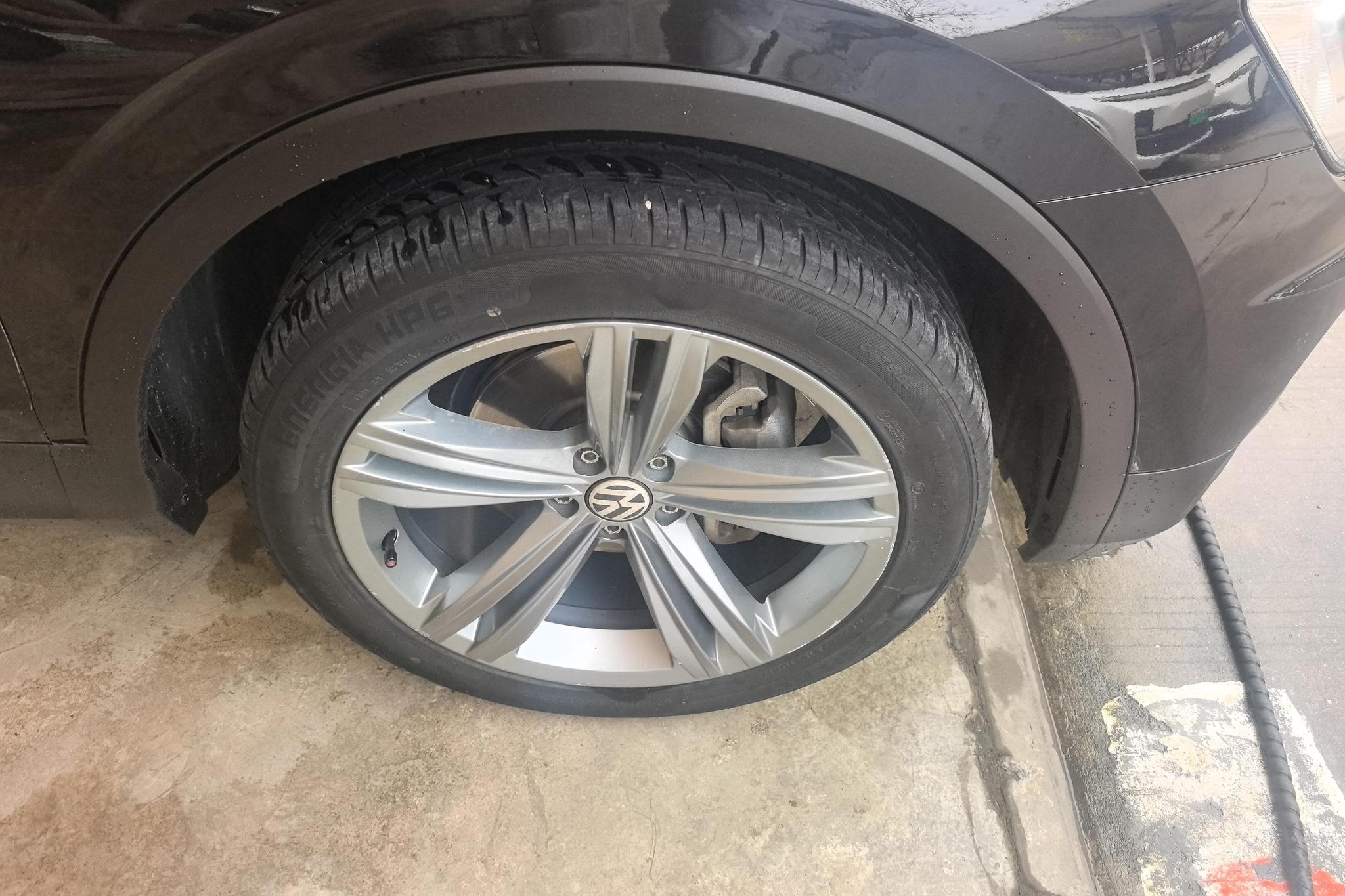 Volkswagen Tiguan L L 2019 330TSI AT Comfort VI