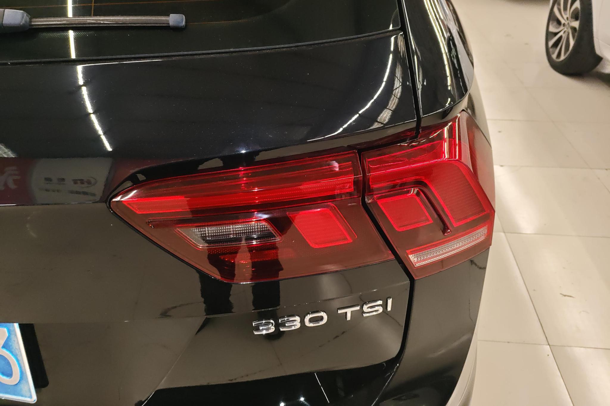 Volkswagen Tiguan L L 2022 330TSI AT Smart