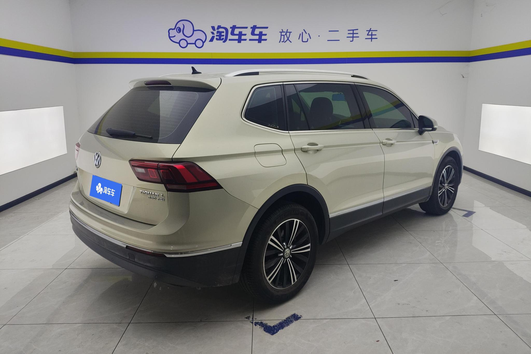 Volkswagen Tiguan L L 2019 330TSI AT Comfort VI