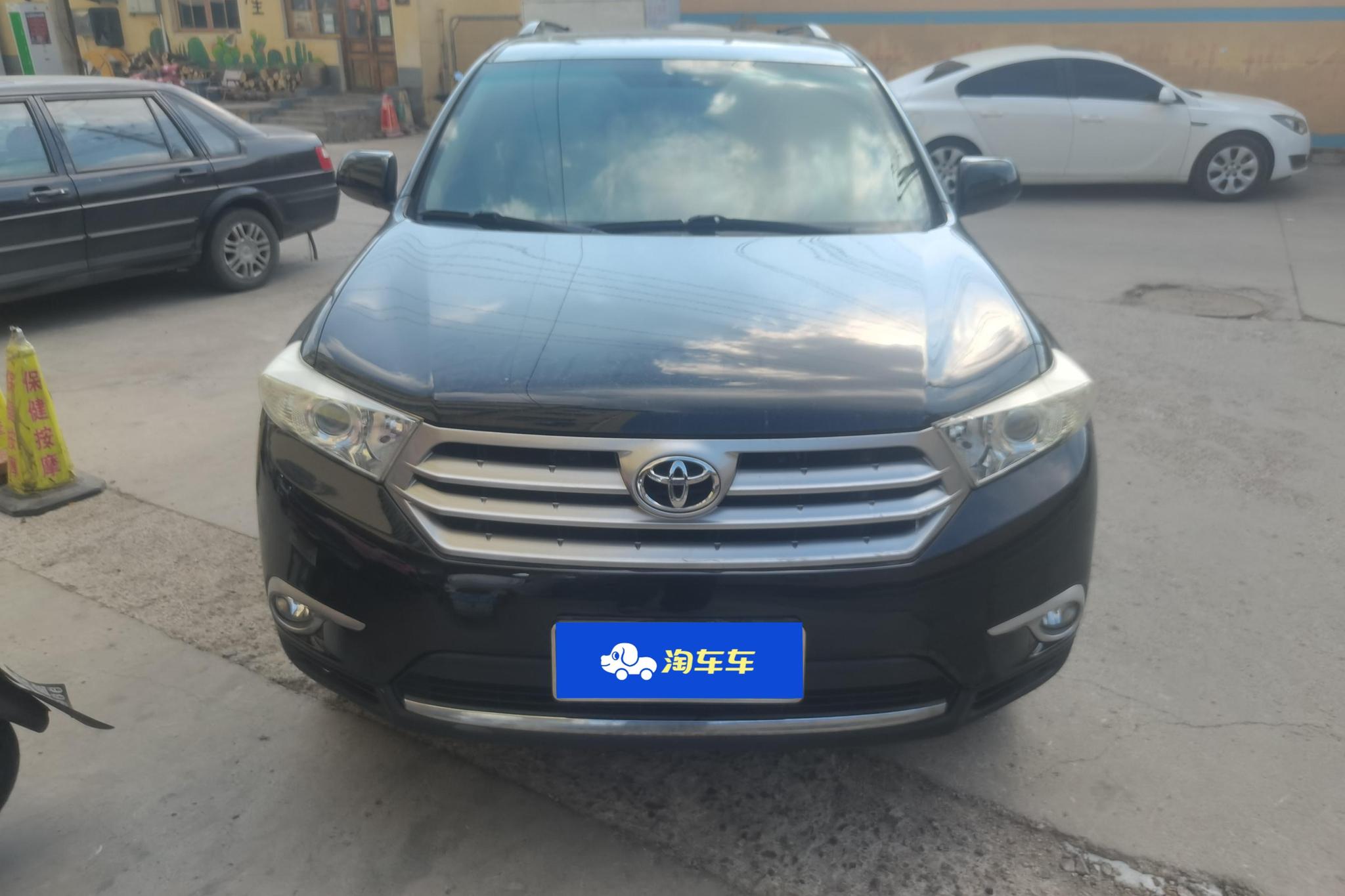 Toyota Highlander 2012 2.7L 7 мест Luxury