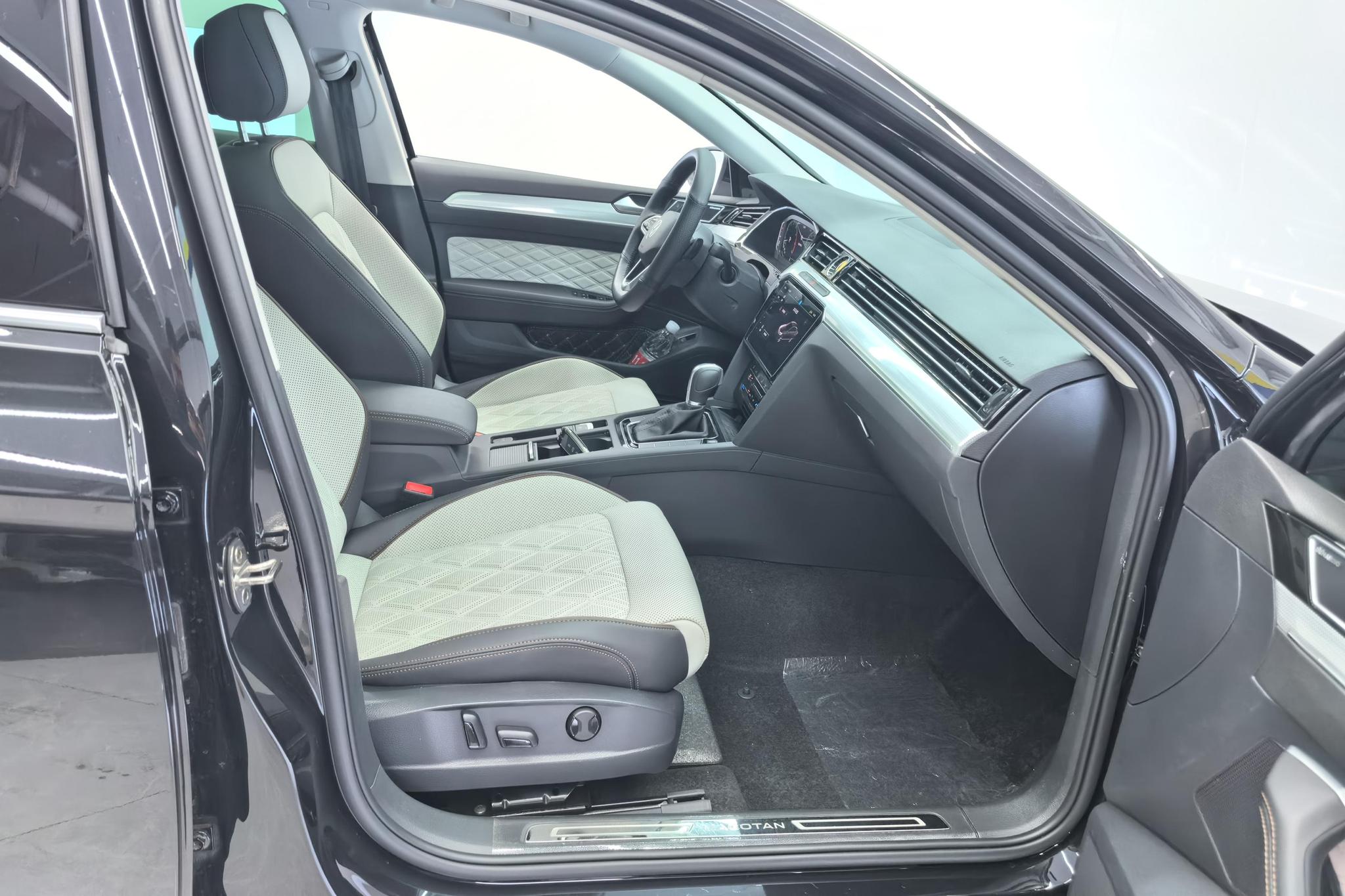 Volkswagen Magotan 2023 200 380TSI DSG Flagship