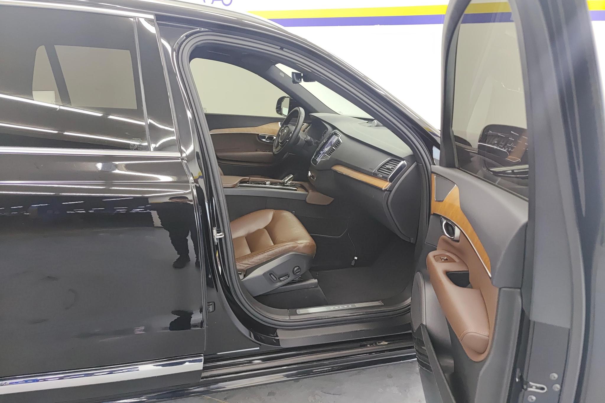 Volvo XC90 2021 B5 Luxury 5 мест