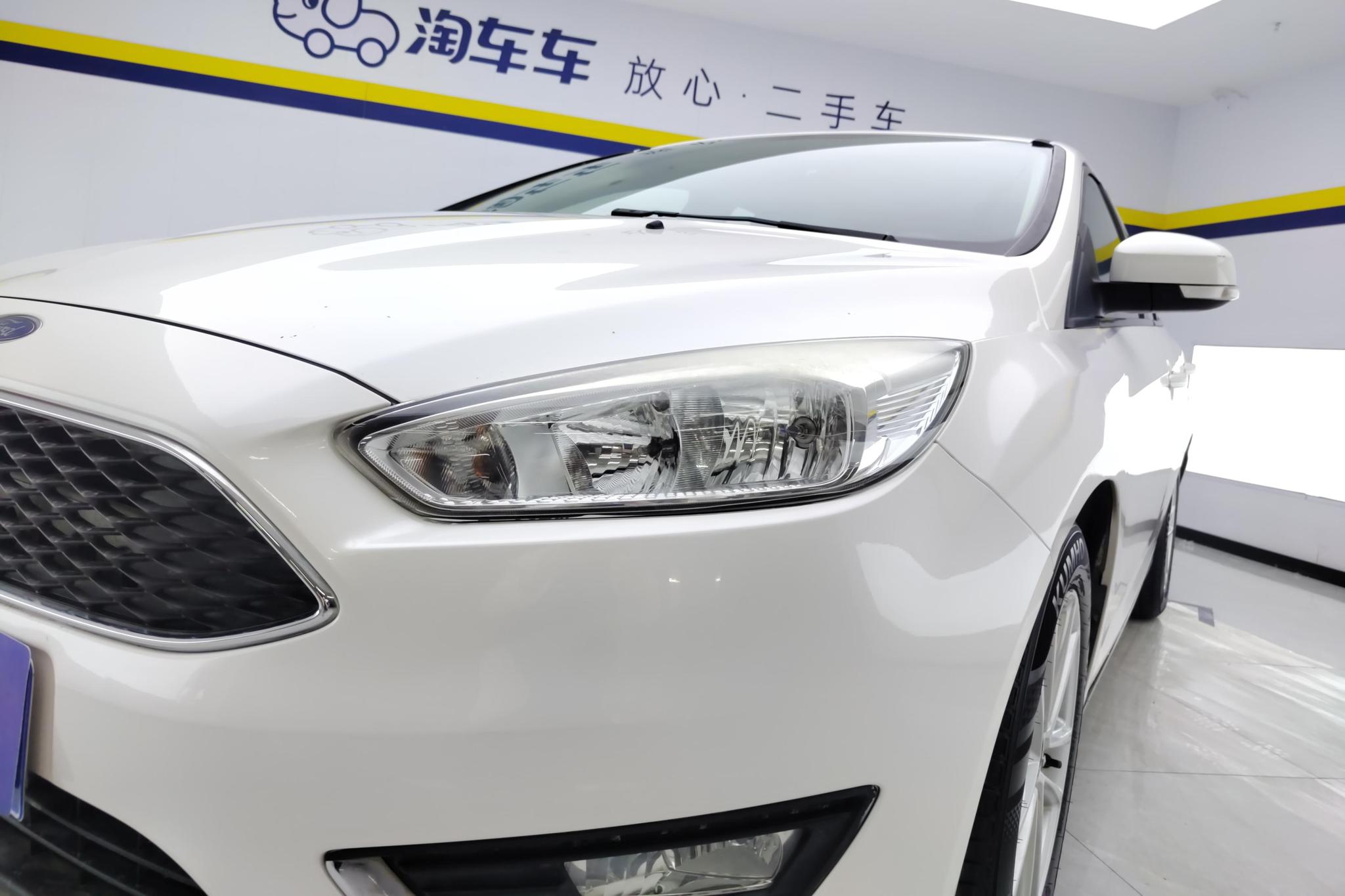 Ford Focus 2015 1.6L AT