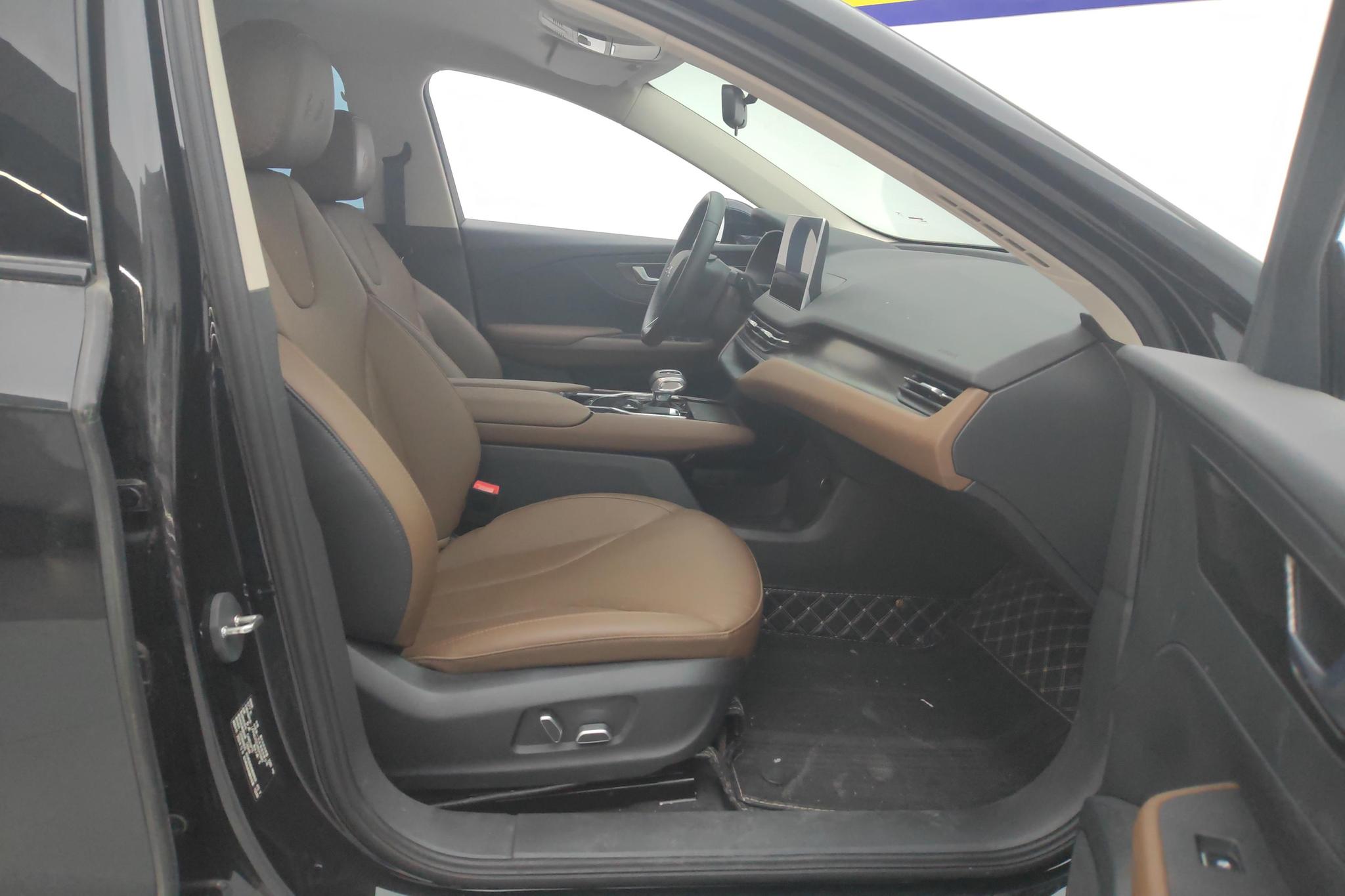 Hongqi E-QM5 2022 431km 5 мест