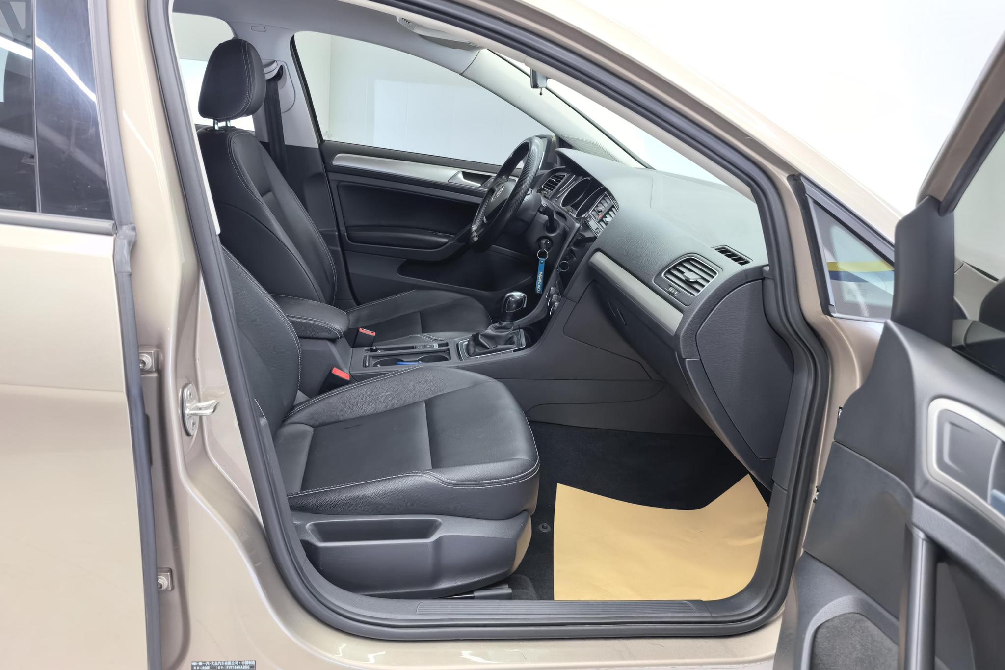 Volkswagen Golf 2018 1.6L AT Fashion