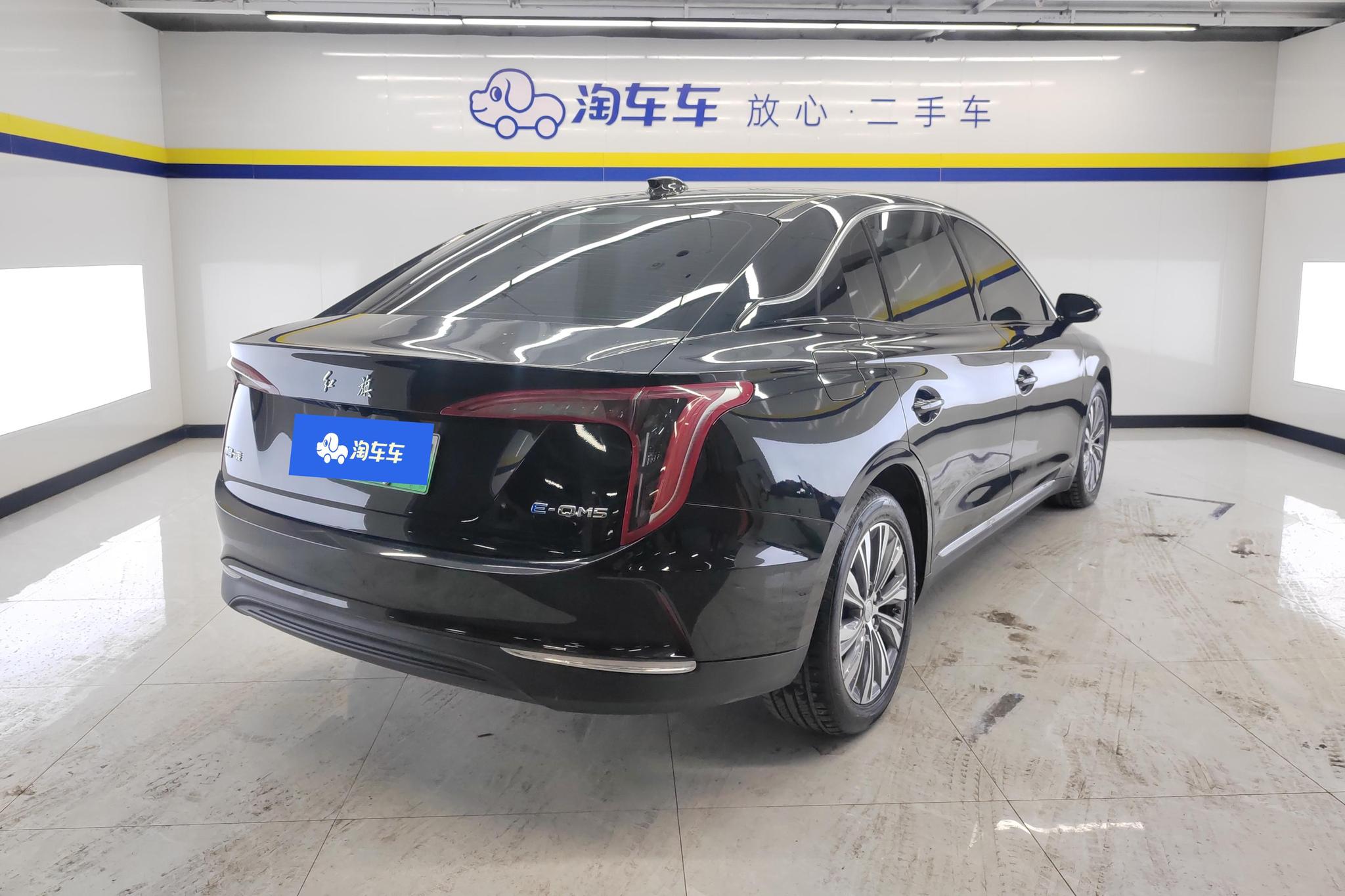 Hongqi E-QM5 2022 431km 5 мест