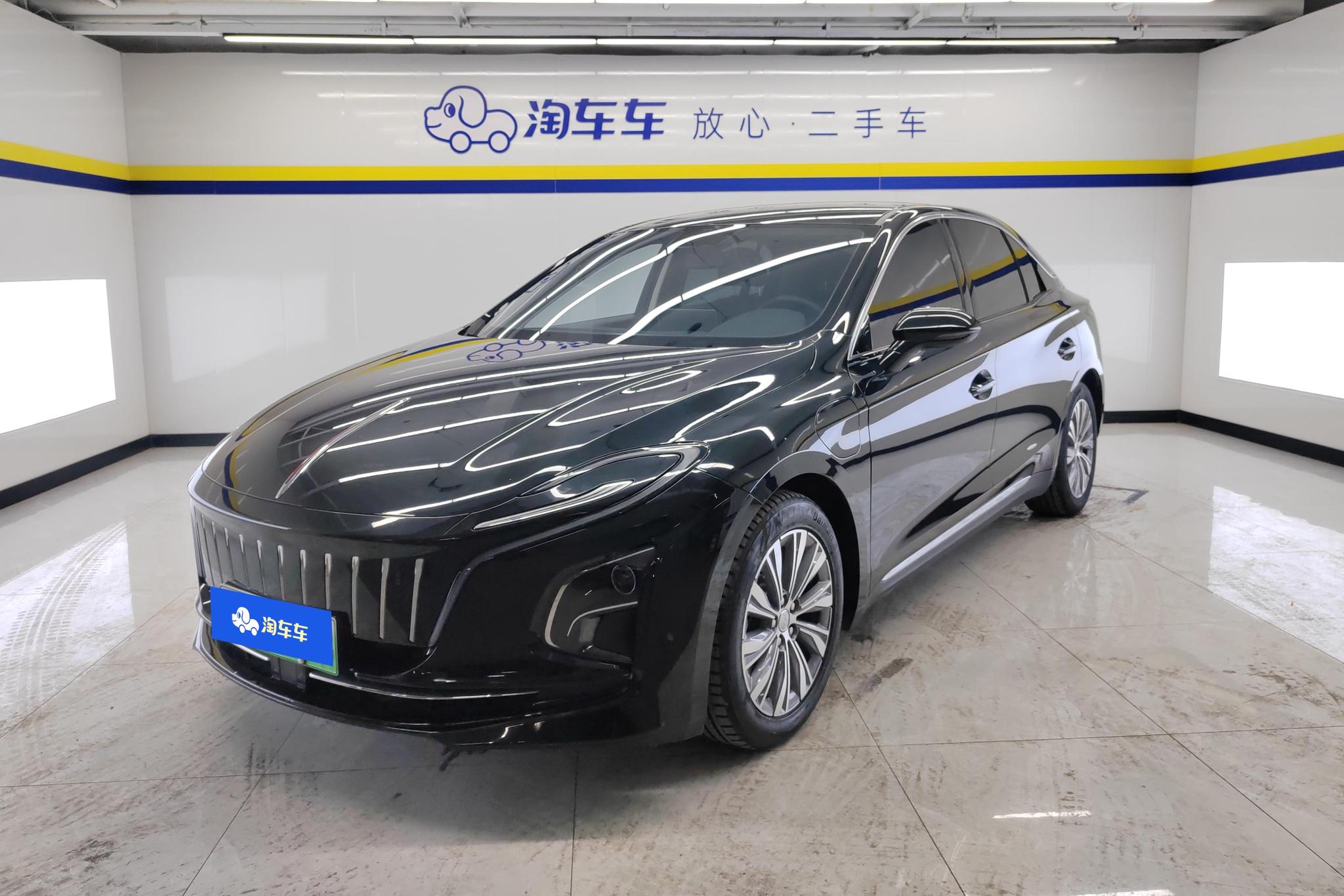 Hongqi E-QM5