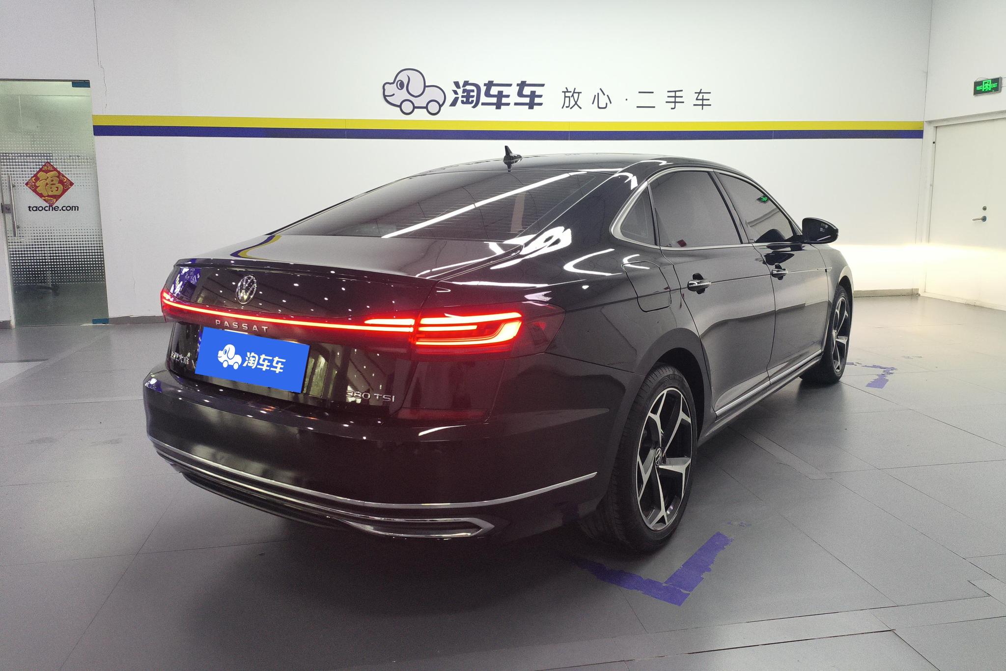 Volkswagen Passat 2024 380TSI Luxury