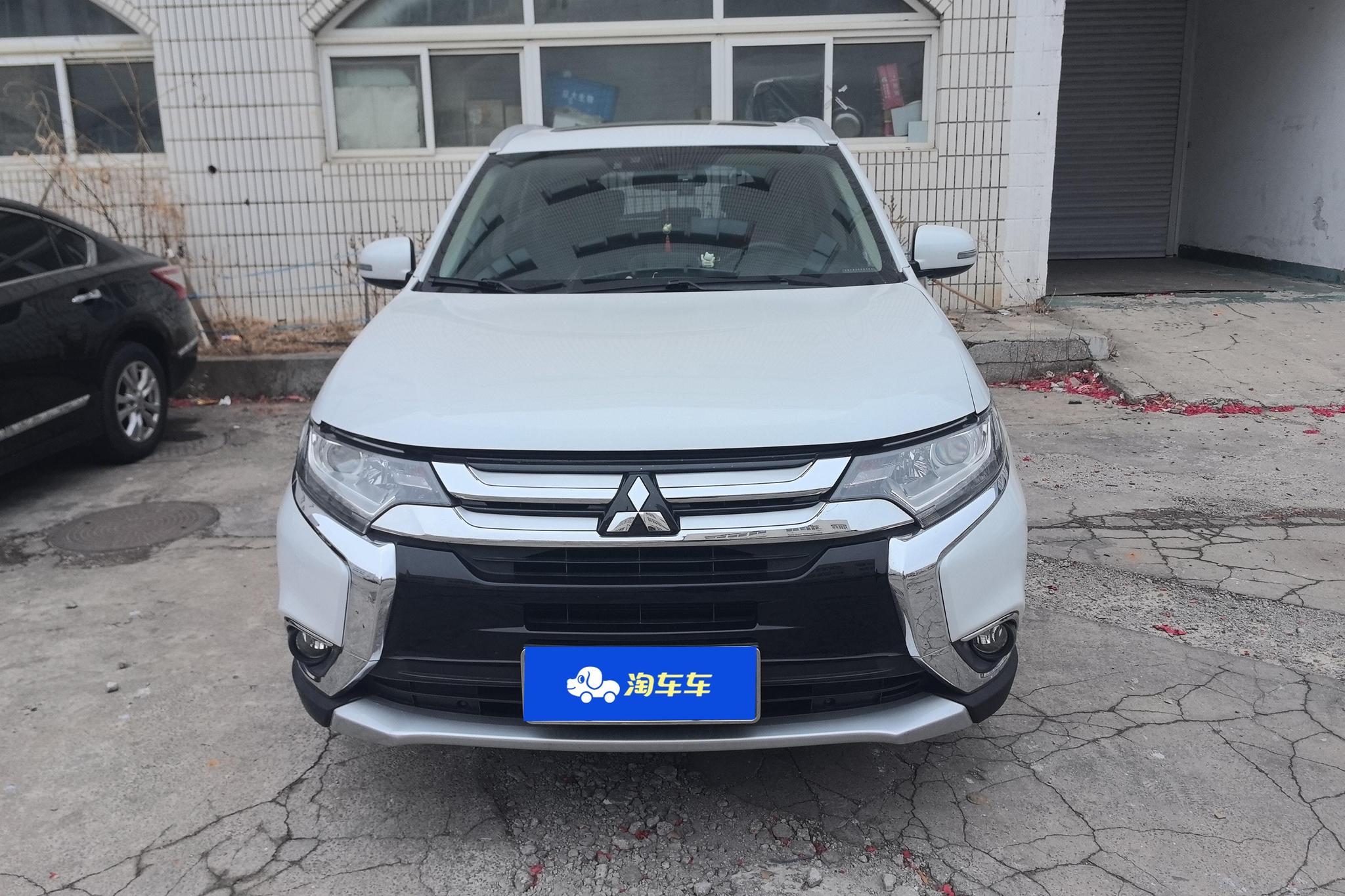Mitsubishi Outlander 2018 2.0L 5 мест
