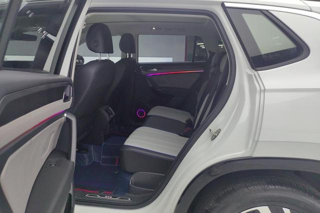 Volkswagen GTE 2023 280 TSI Plus — фото 16