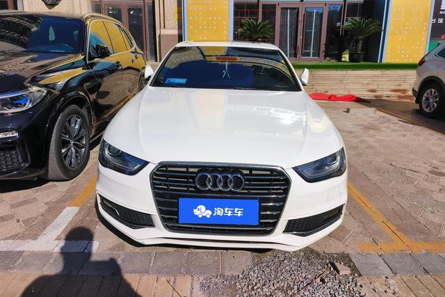 Audi A4L 2016 35 TFSI S line Comfort — фото 2