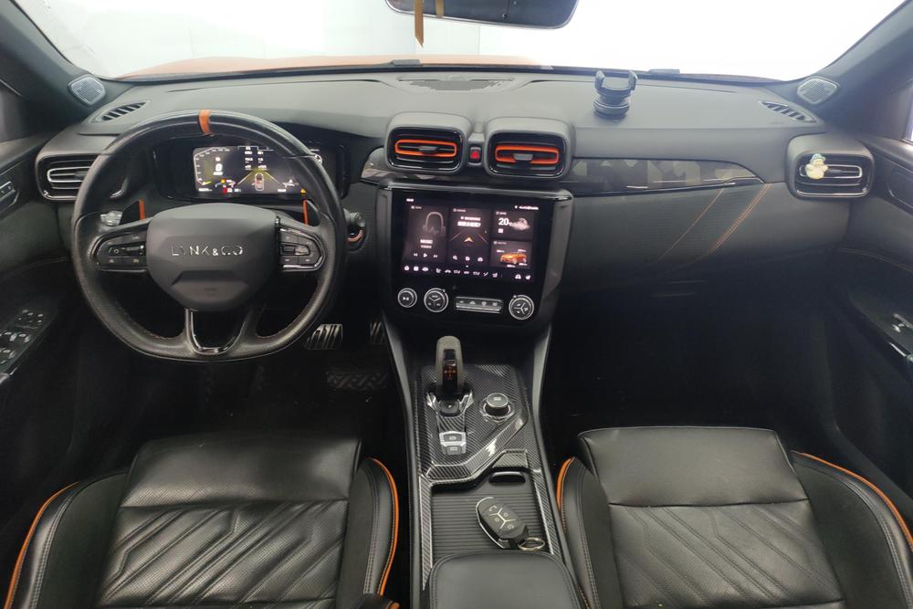 Lynk & Co 02 Hatchback, фото 12