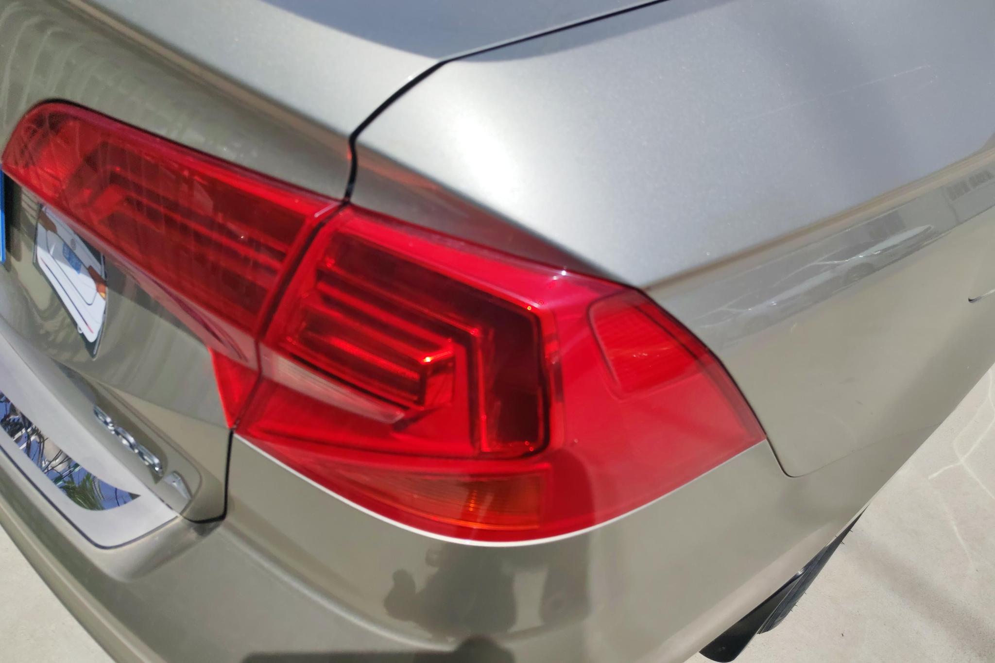 Volkswagen Bora 2016 1.6L MT Fashion