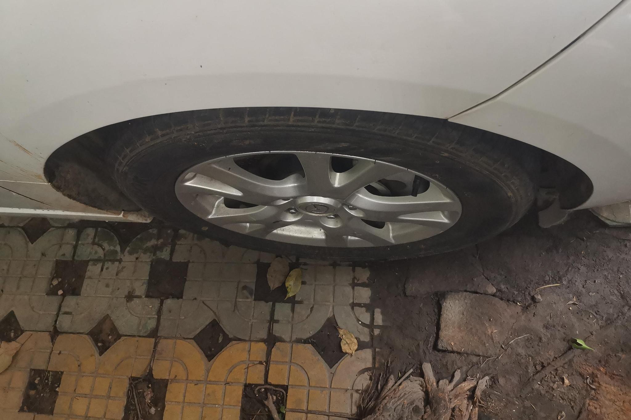 Mazda Ruiyi 2012 2.0L AT Elite