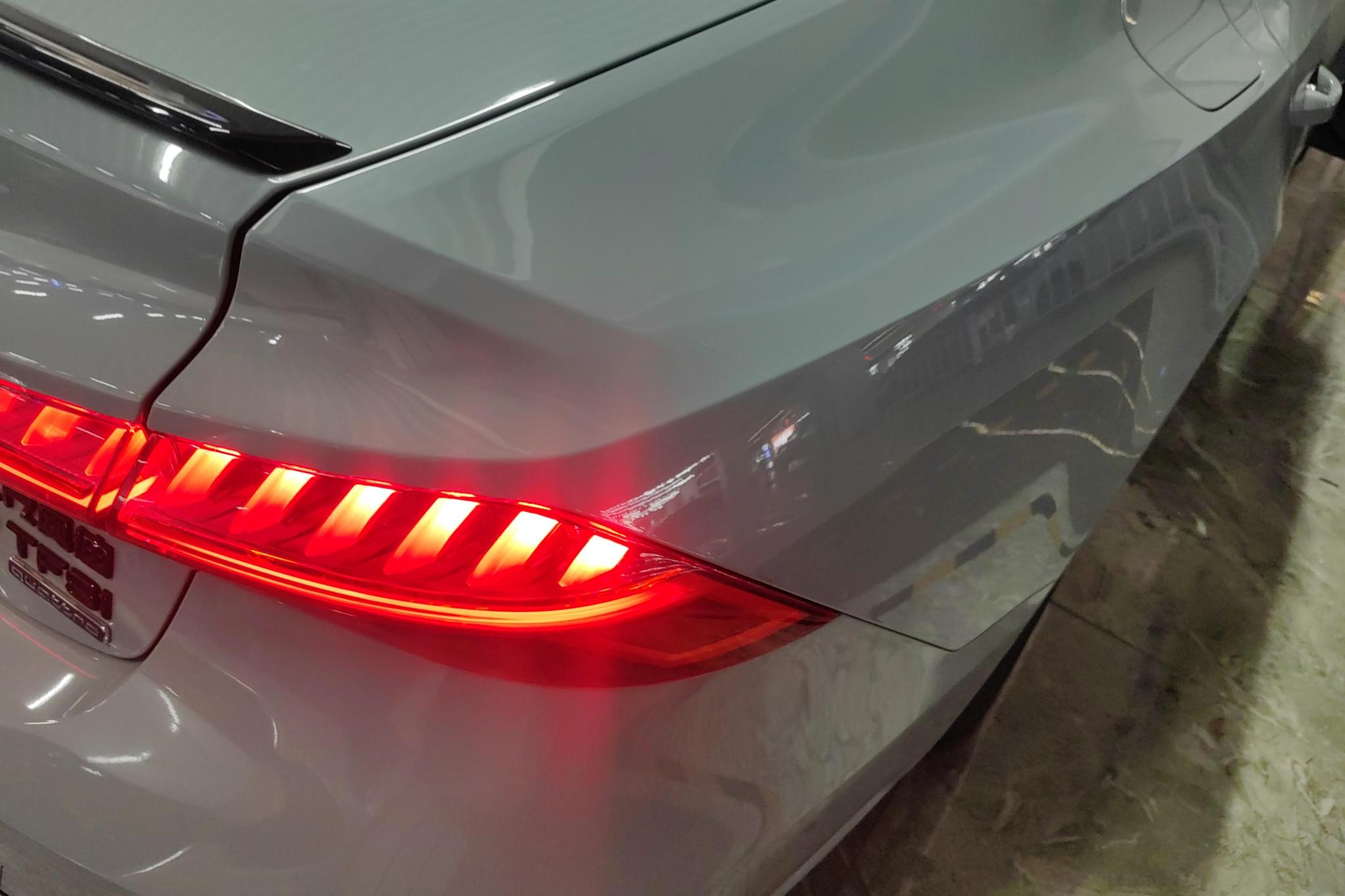 Audi A7L 2024 45 TFSI quattro RS