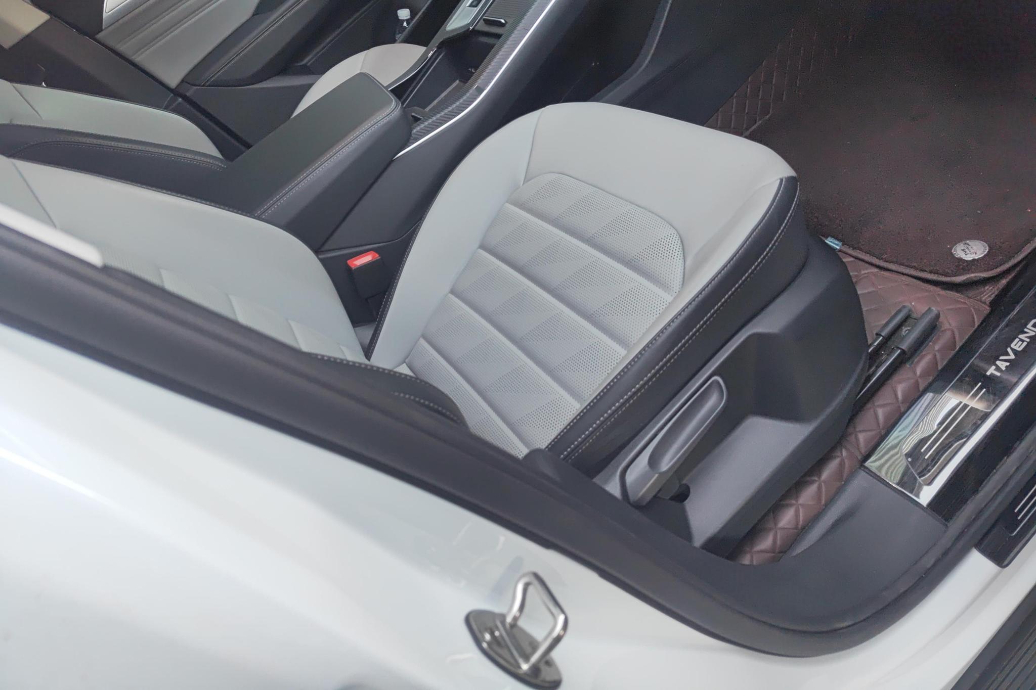Volkswagen Tavendor 2023 330TSI Luxury