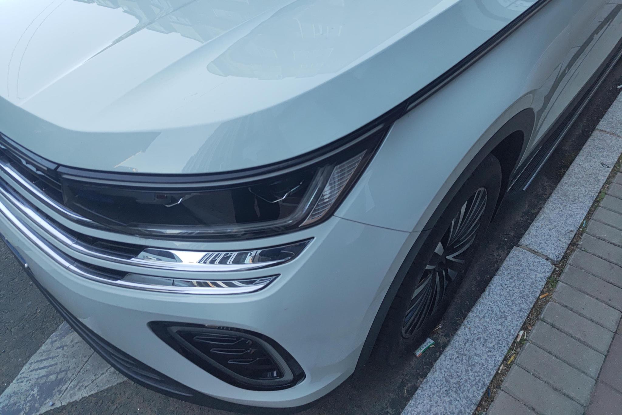 Volkswagen Tavendor 2023 330TSI Luxury