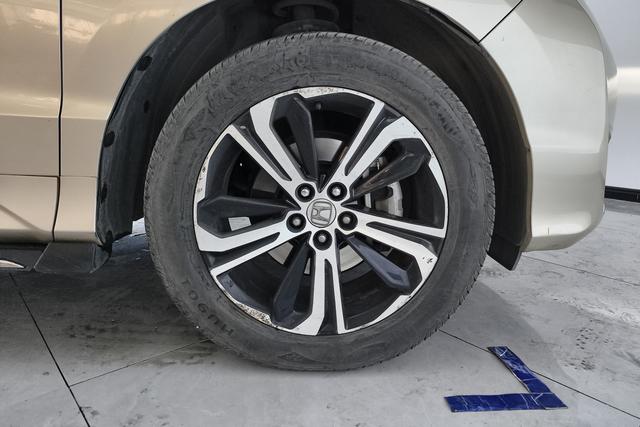 Honda UR-V 2017 — фото 10