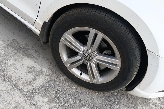 Volkswagen Lamando 2018 280 TSI DSG — фото 11