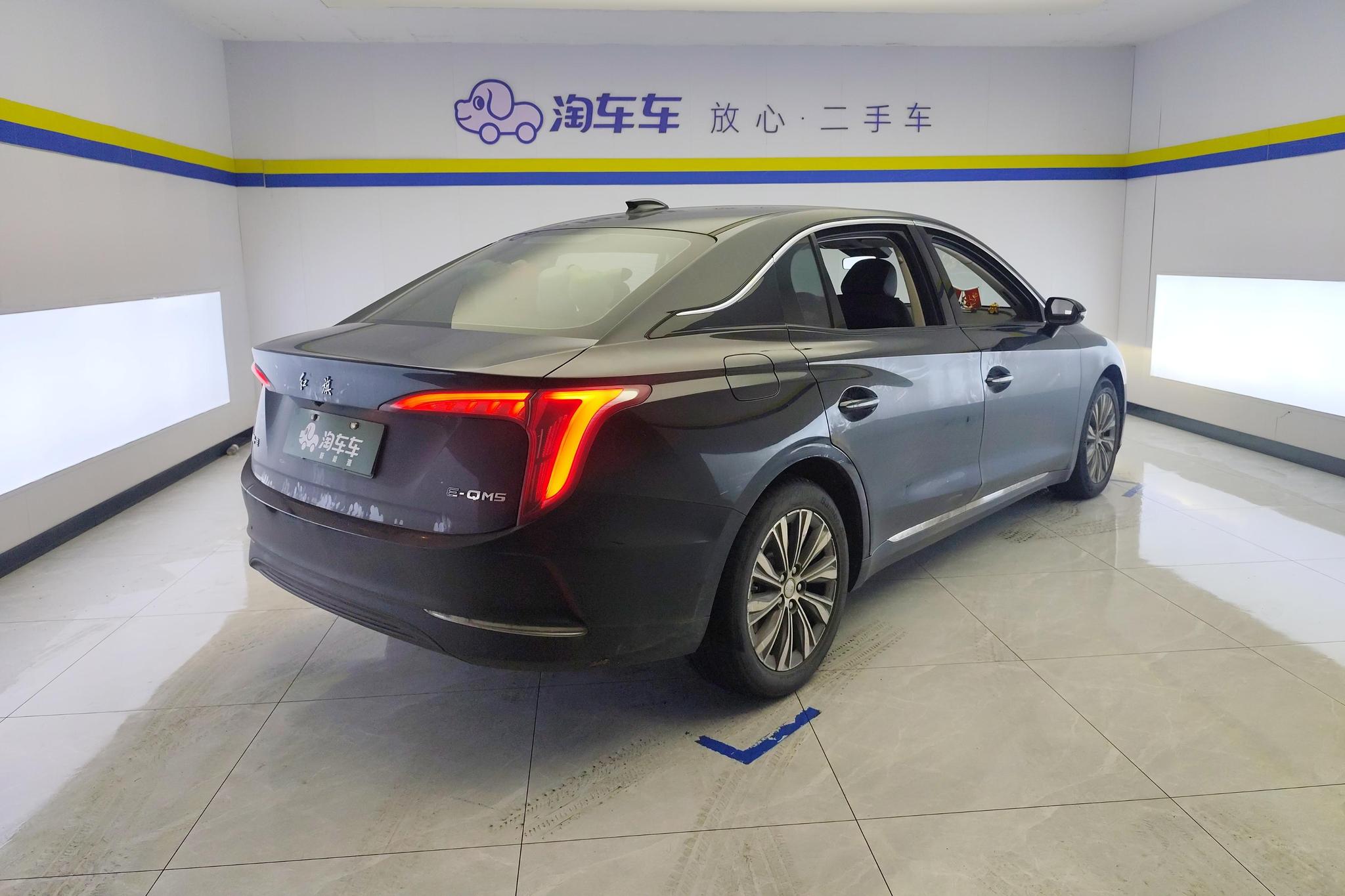 Hongqi E-QM5 2022 431km 5 мест
