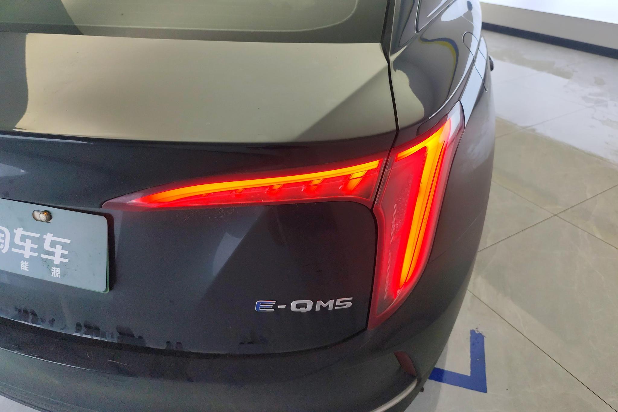Hongqi E-QM5 2022 431km 5 мест