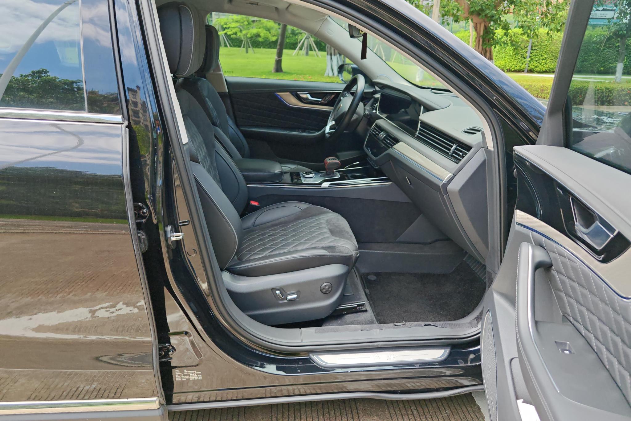 Hongqi HS5 2019 2.0T