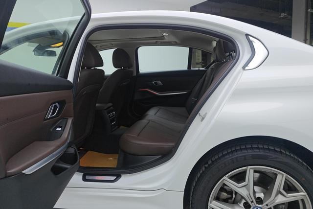 BMW i3 2022 — фото 16