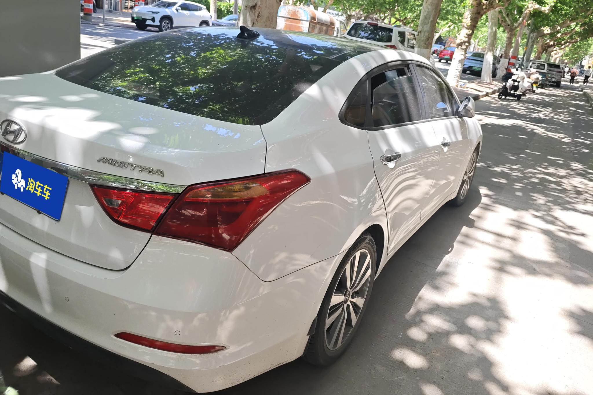 Hyundai Mistra 2016 1.8L AT GLS
