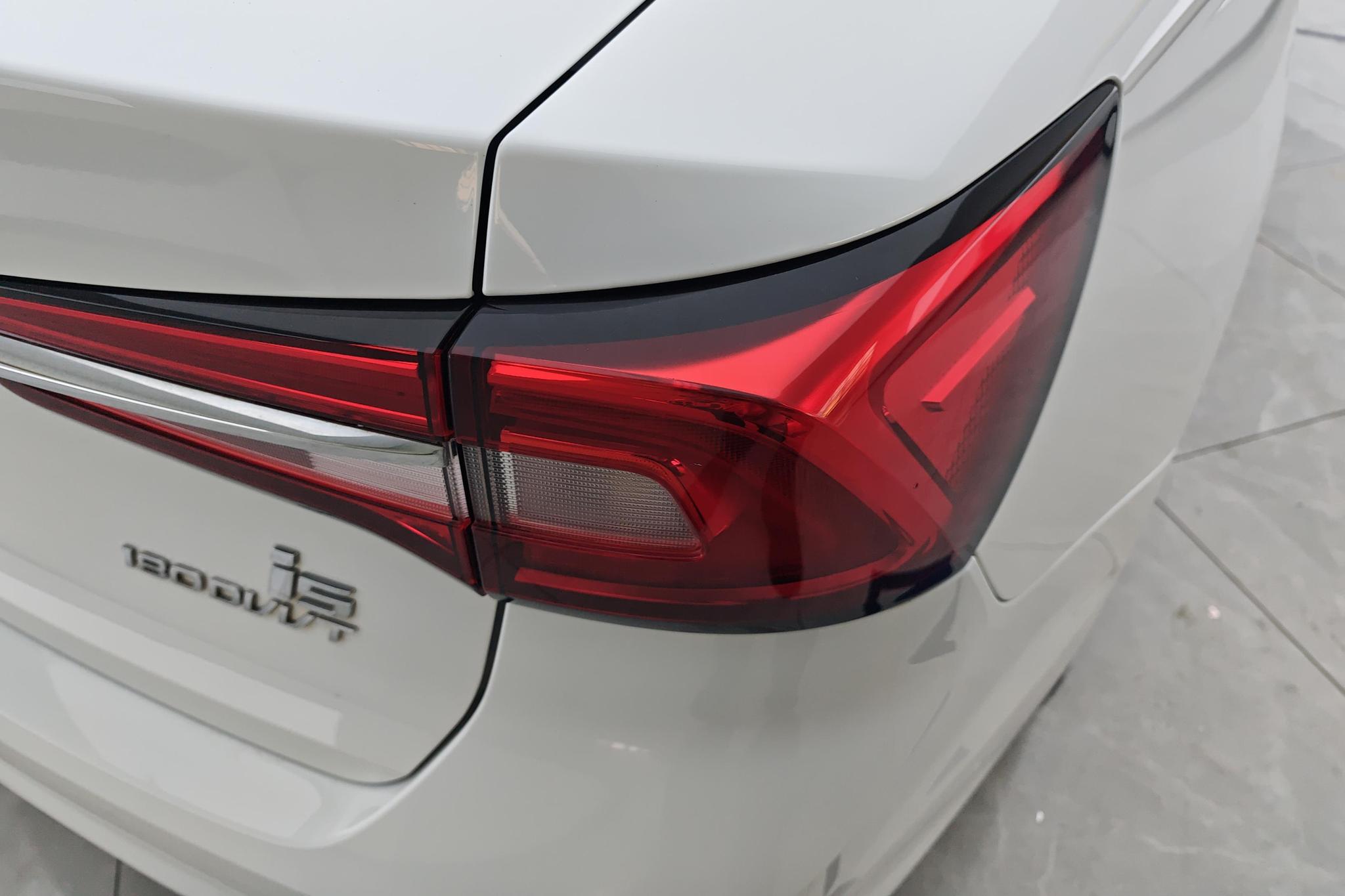 Roewe i5 2020 1.5L AT 4G Flagship