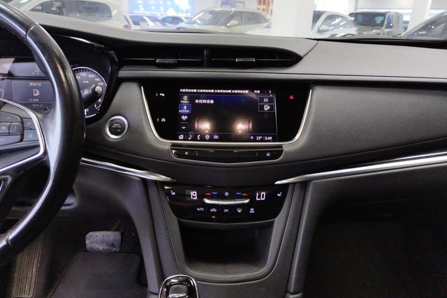 Cadillac XT5 2022 2.0 T 2 WDLuxury — фото 9