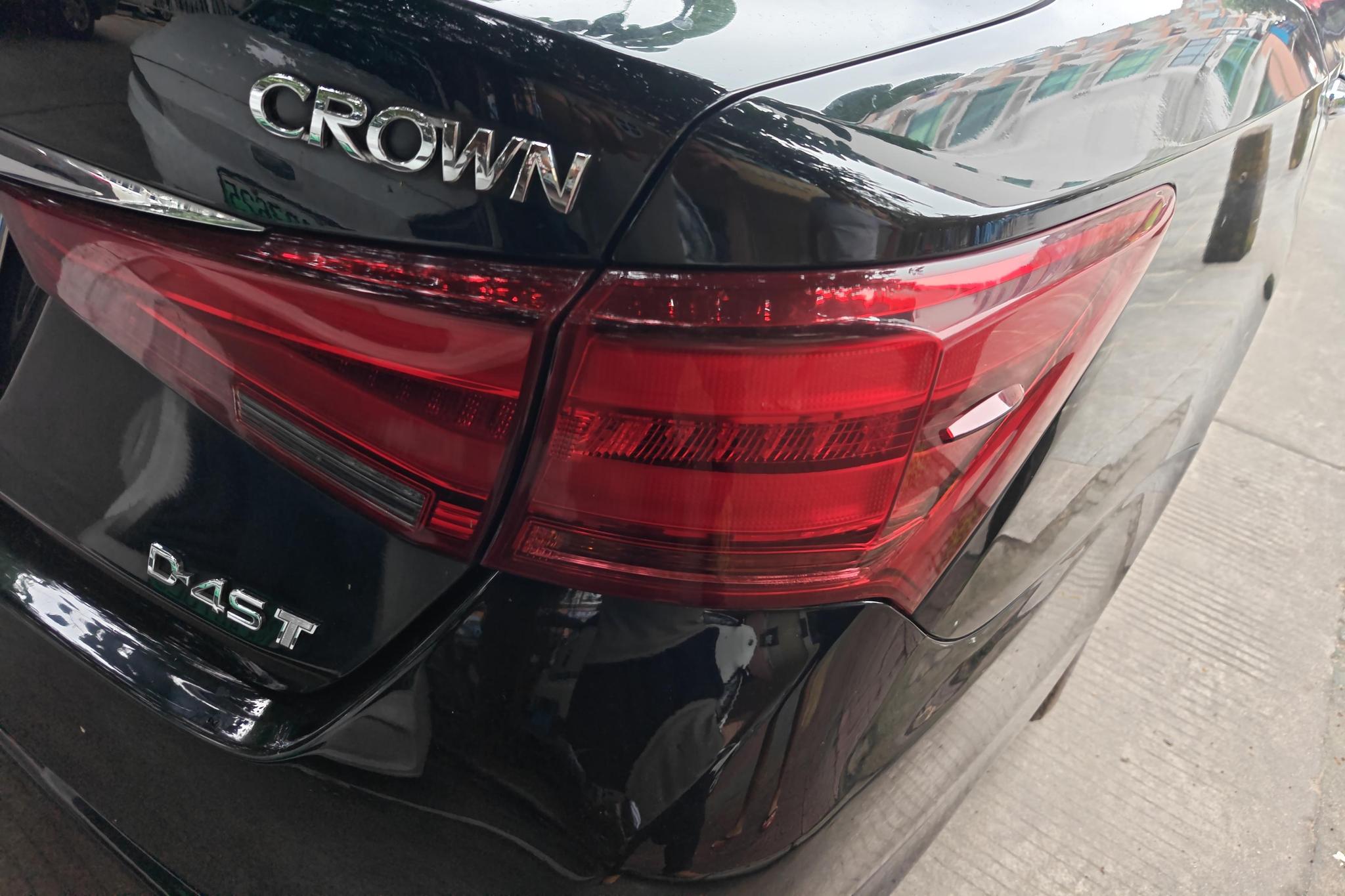 Toyota Crown 2015 2.0T Fashion